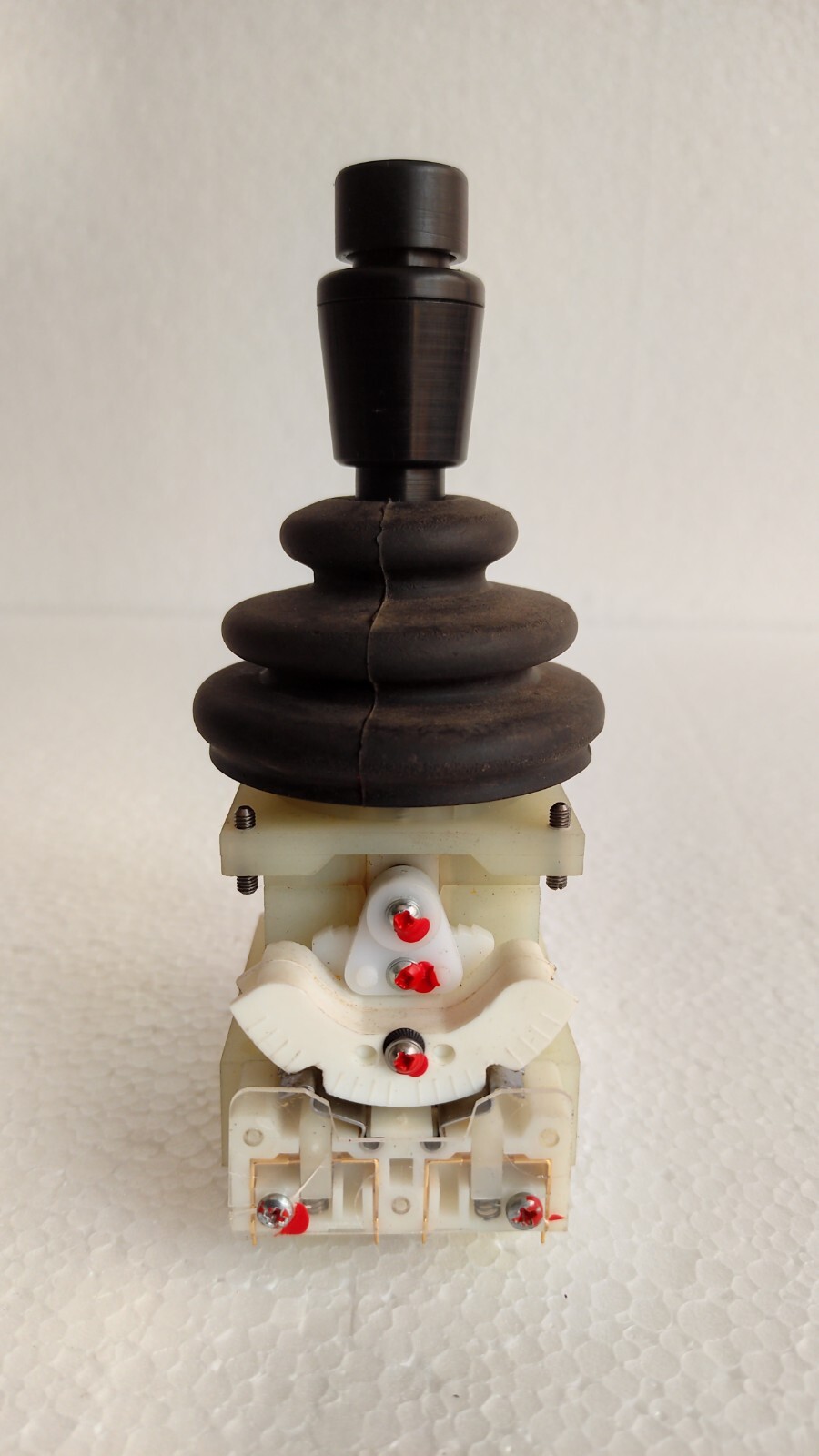 admin/uploads/uploads/Spohn + Burkardt 2046412.2.6 Winch Joystick_3.webp